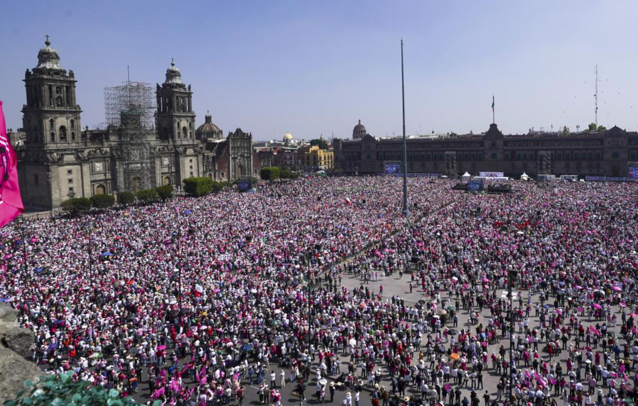 Reportan 700,000 asistentes en Marcha por la Democracia en el Zócalo